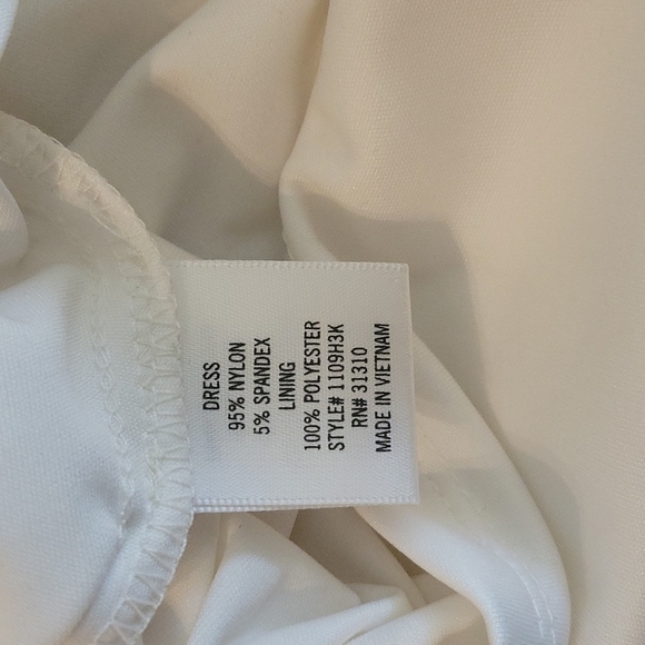 Francesca's criss cross necked white dress - Picture 5 of 7